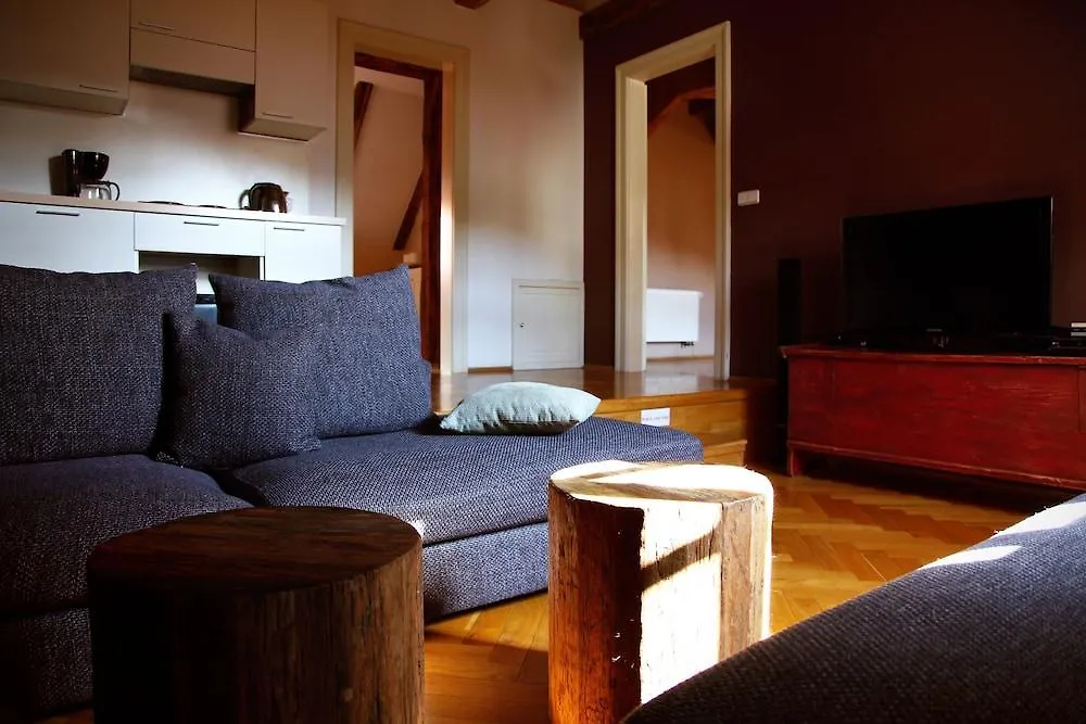Little Town Budget Hotel Prága 3*,