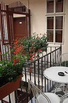 Little Town Budget Hotel Prága