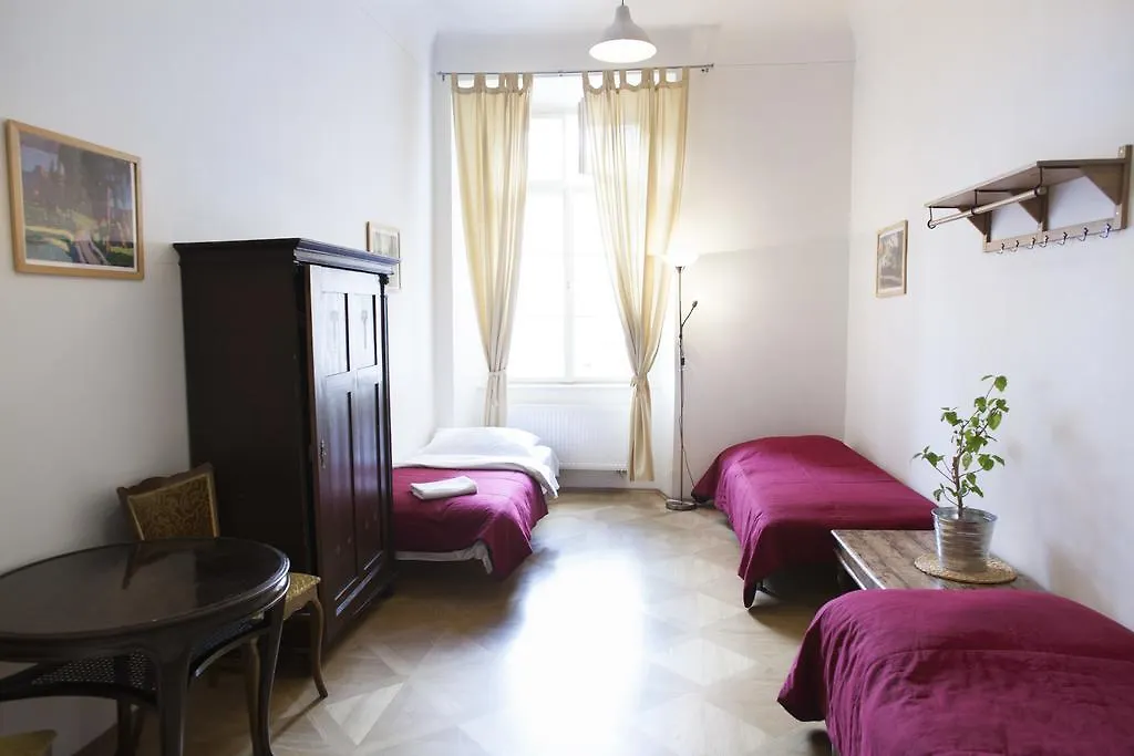Little Town Budget Hotel Prága 3*,