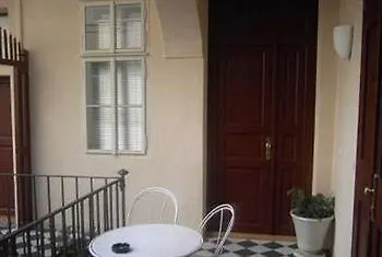 Little Town Budget Hotel Prága