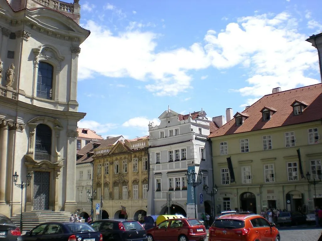 Little Town Budget Hotel Prága